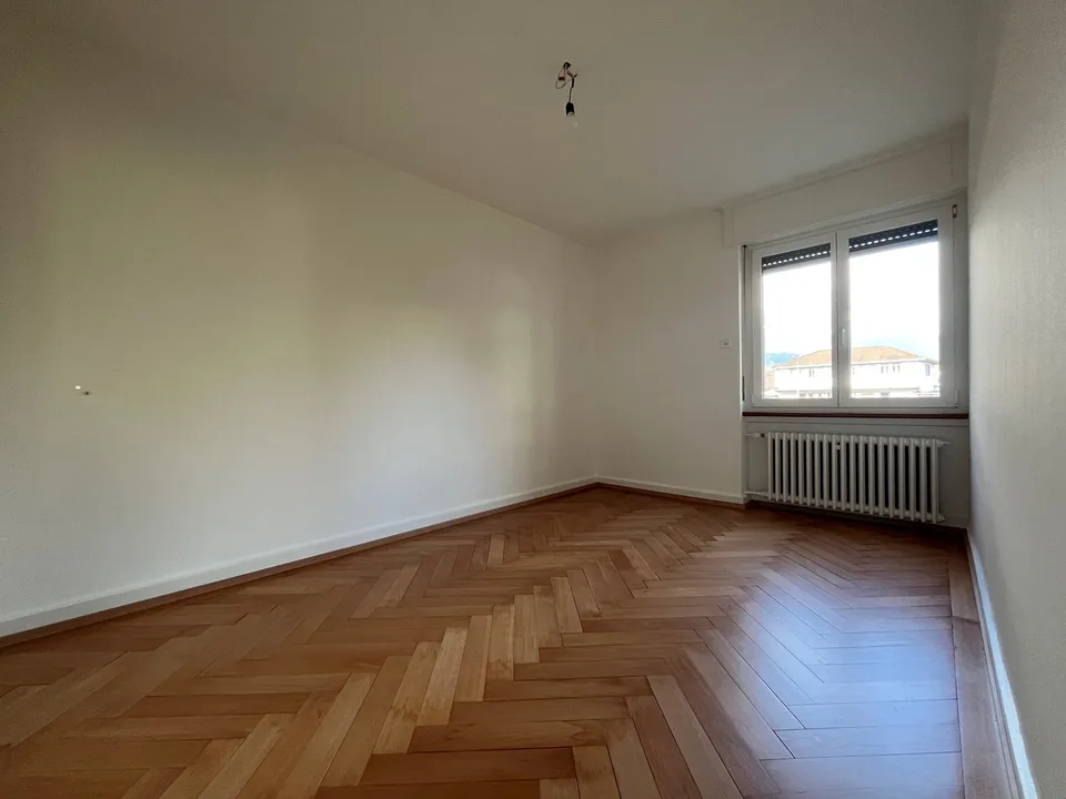Appartamento in vecchio edificio ristrutturato, vicino alla stazione principale, ideale per pendolari