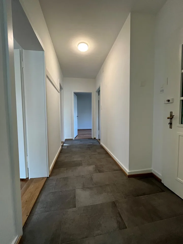 Appartamento in vecchio edificio ristrutturato, vicino alla stazione principale, ideale per pendolari