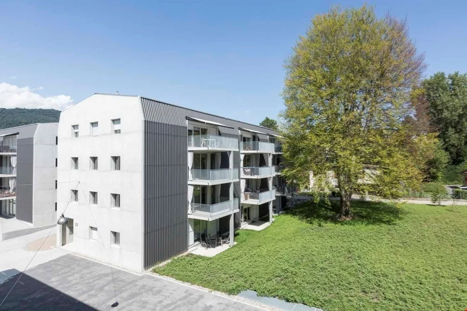 Grosszügige Dachwohnung an ruhiger Lage