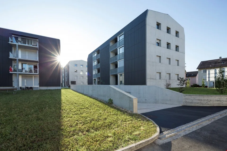 Grosszügige Dachwohnung an ruhiger Lage