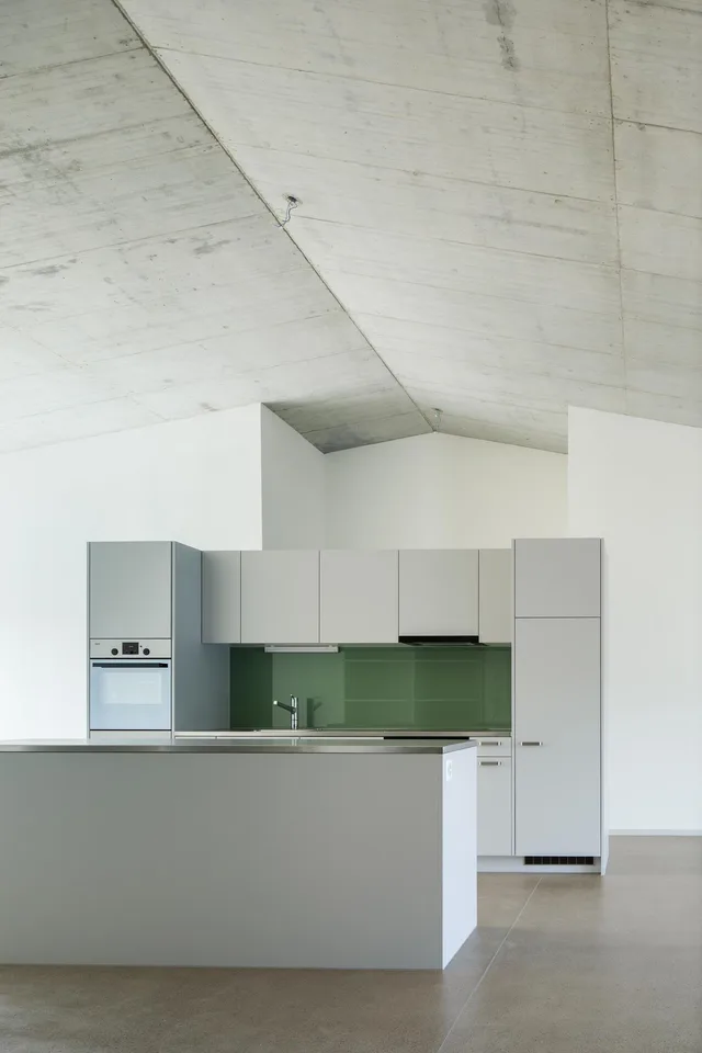 Grosszügige Dachwohnung an ruhiger Lage
