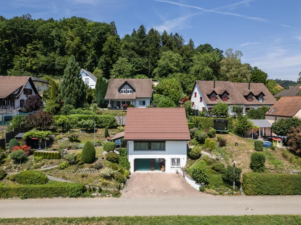 Casa unifamiliare indipendente con grande giardino