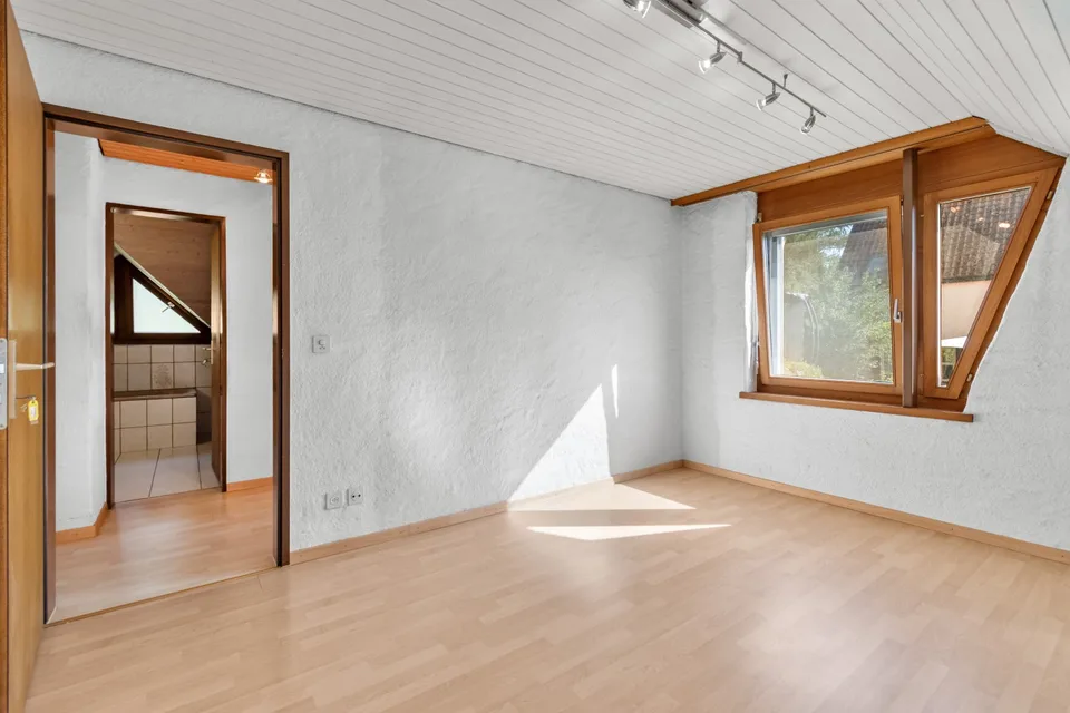 Casa unifamiliare indipendente con grande giardino