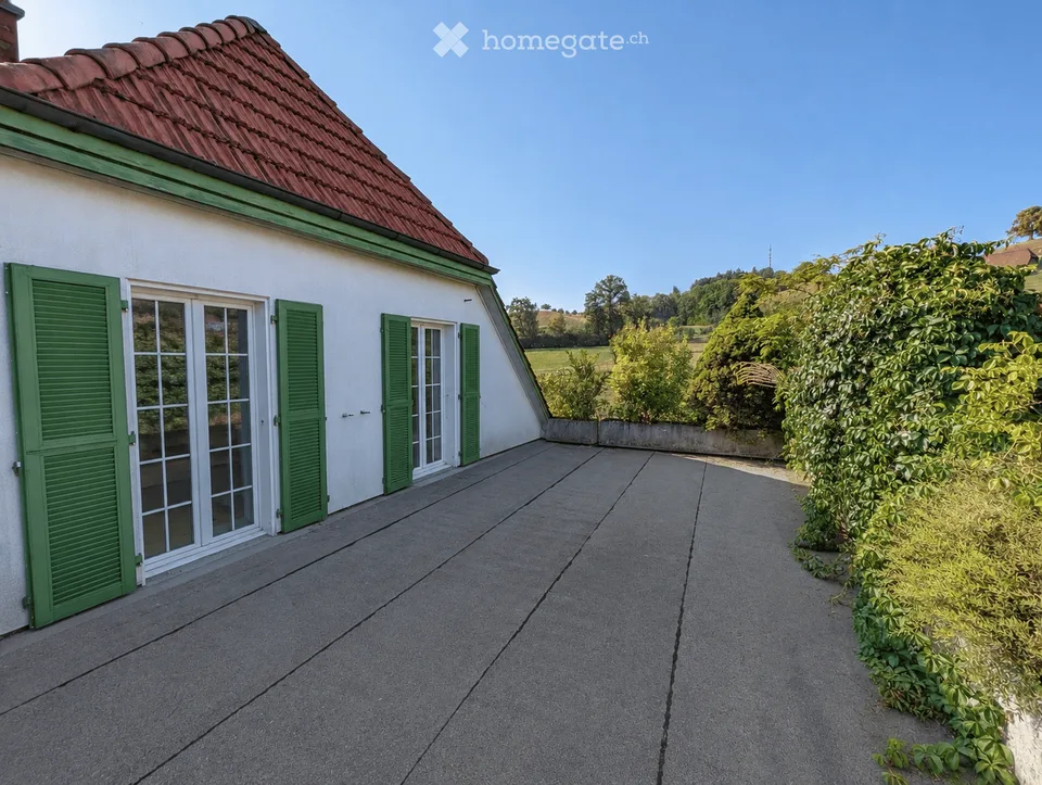 Casa di due famiglie affascinante di 4,5 locali a Huttwil – disponibile immediatamente!