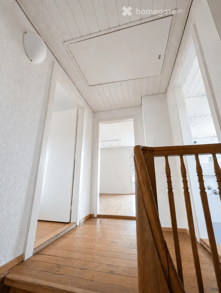 Casa di due famiglie affascinante di 4,5 locali a Huttwil – disponibile immediatamente!