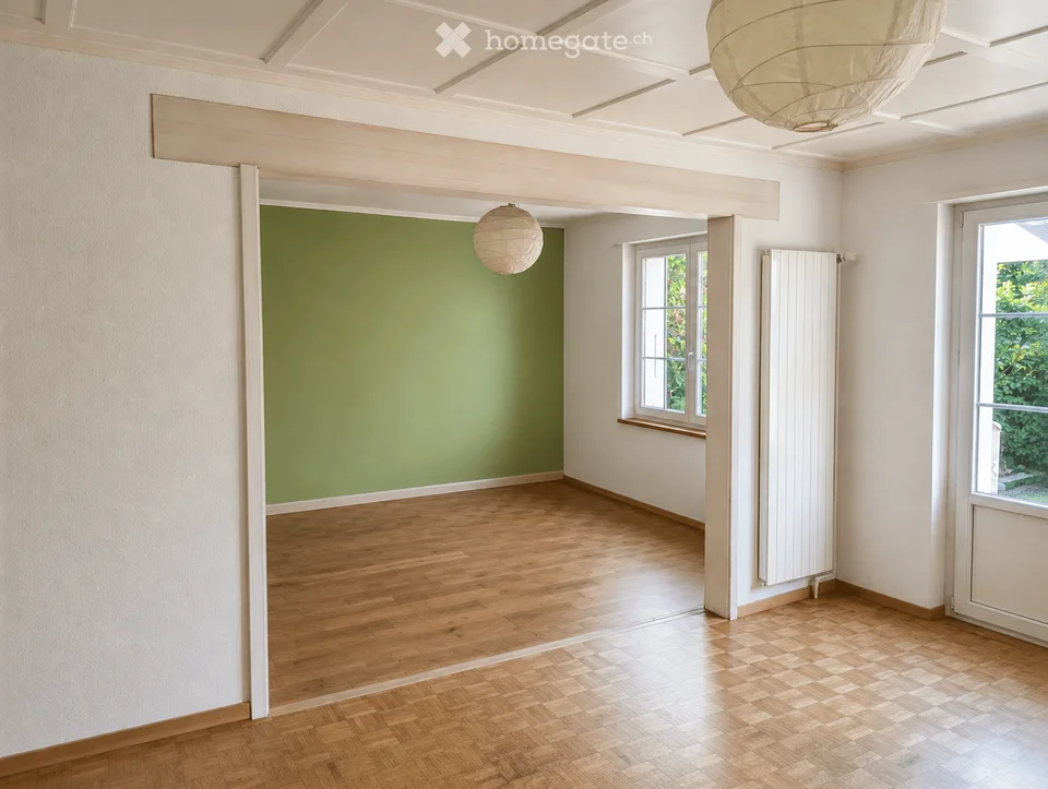 Casa di due famiglie affascinante di 4,5 locali a Huttwil – disponibile immediatamente!