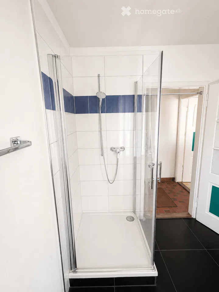 Casa di due famiglie affascinante di 4,5 locali a Huttwil – disponibile immediatamente!