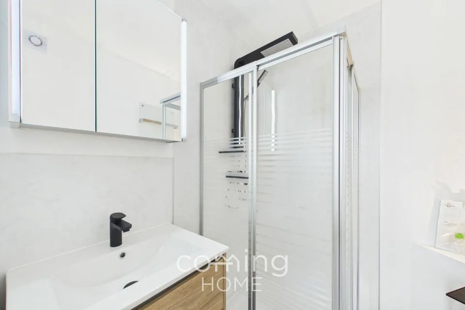 Appartement de 4 pièces rénové à Eggerberg avec balcon ensoleillé