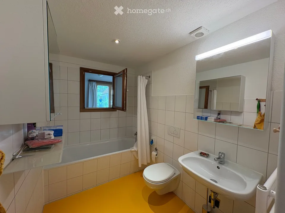 Charmant appartement 3 pièces en mansarde dans un quartier calme à Arlesheim
