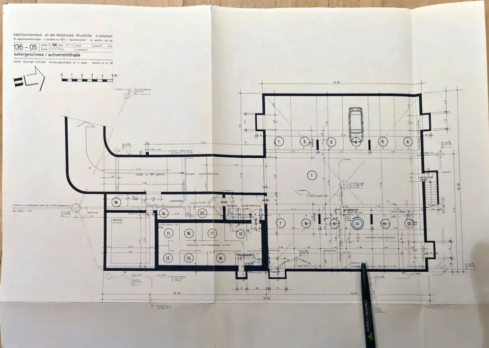 Appartamento di 2,5 locali completamente ristrutturato con stanza da hobby, balcone, soffitta, cantina, e posto auto sotterraneo