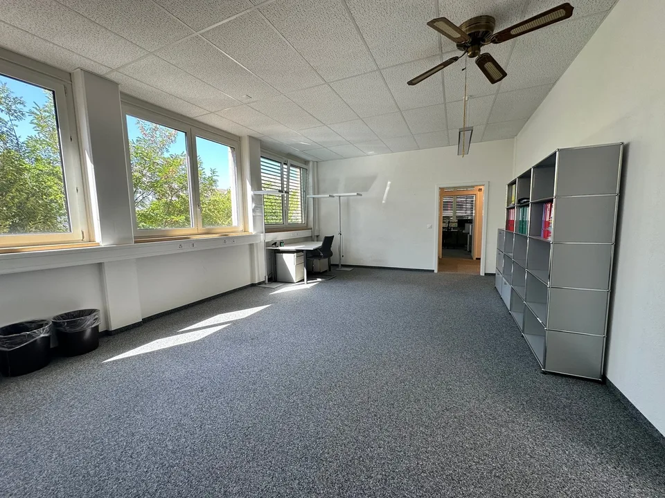 Espace de bureau flexible à louer : 1 - 3 bureaux avec divers extras à Füllinsdorf