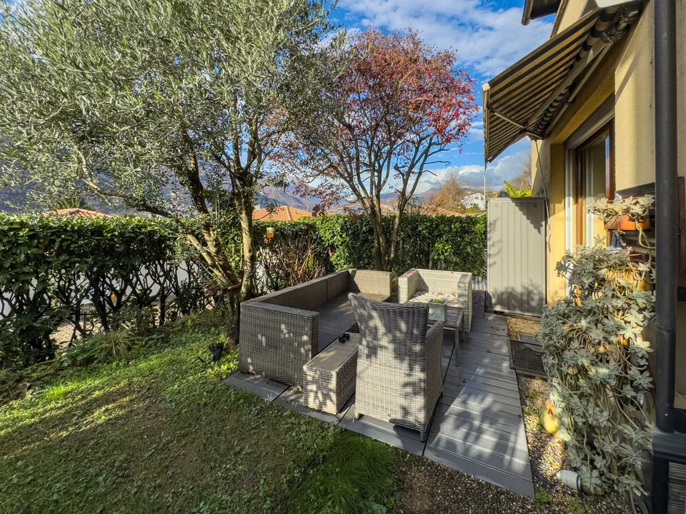 Semi-detached house with open view in Vezia