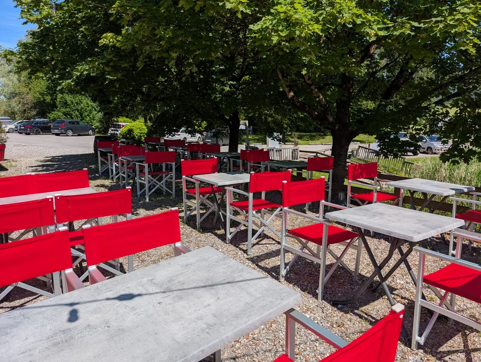 Restaurant Bar Catering -- Guinguette setting by the pond -- 350 m² -- Grand Annecy (74)