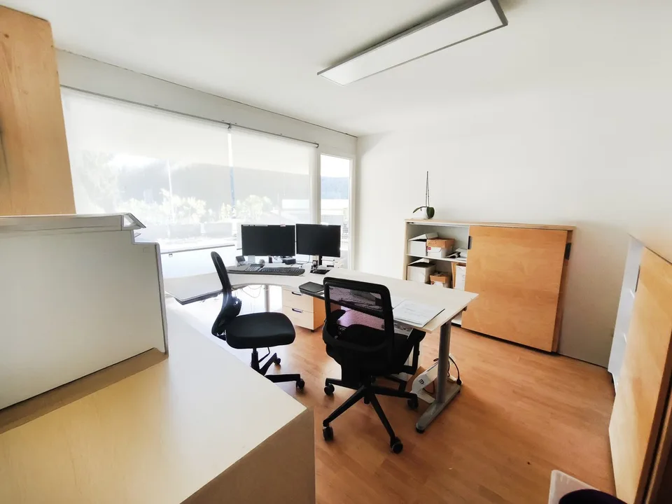 Einfamilienhaus 5,5 mit Garten und Gewerbeflächen