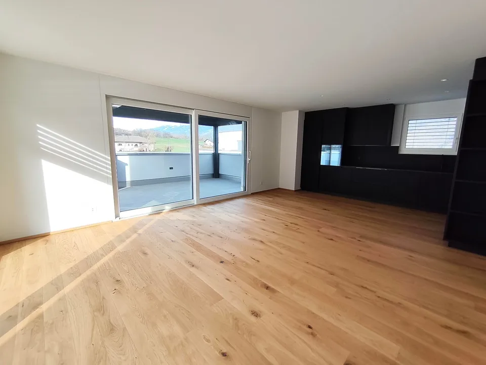 Prächtiges Dachgeschoss-Apartment mit 3,5 Zimmern in Leuk – Neu, hell