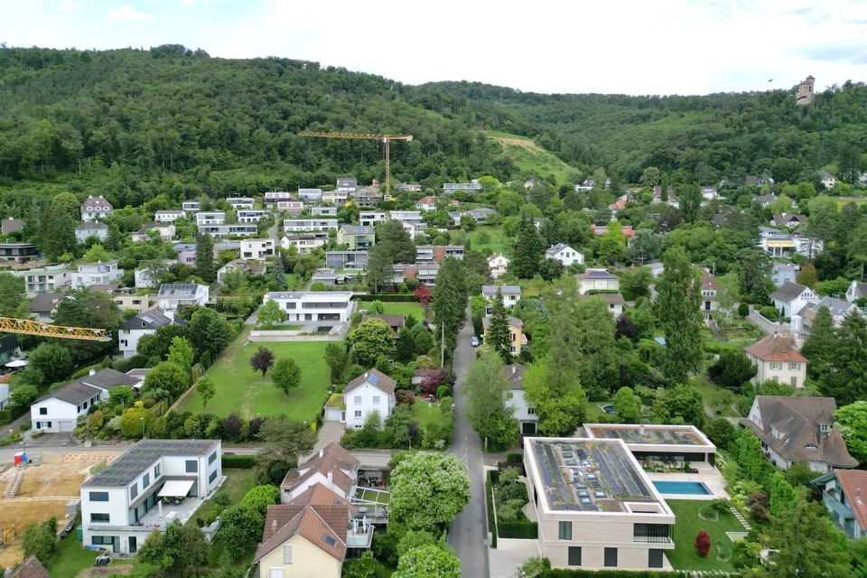Attraktives Wohnhaus/Mehrgenerationenhaus an begehrter Wohnlage in Arlesheim