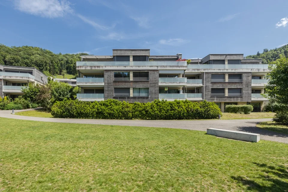 Moderne Attika-Wohnung mit Blick ins Grüne