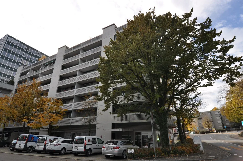 Einstellhallenplätze zu vermieten