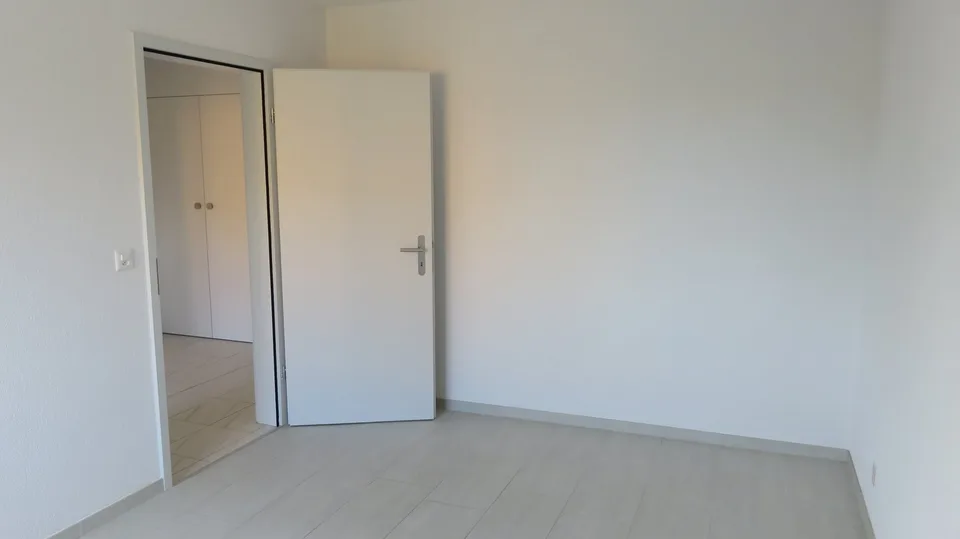 Moderne, lichtdurchflutete Wohlfühloase mit Garten & Cheminée an begehrter Lage in Winterthur