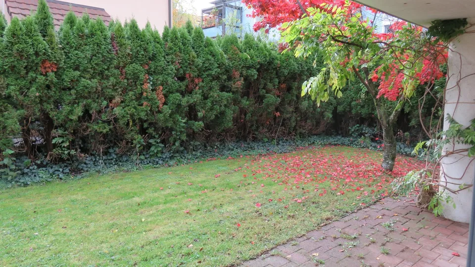 Moderne, lichtdurchflutete Wohlfühloase mit Garten & Cheminée an begehrter Lage in Winterthur
