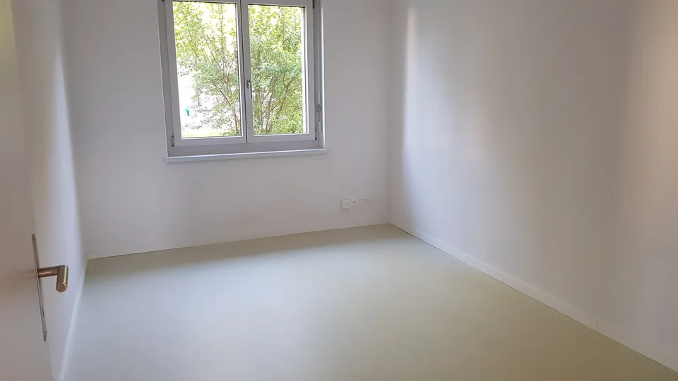 Moderne, lichtdurchflutete Wohlfühloase mit Garten & Cheminée an begehrter Lage in Winterthur