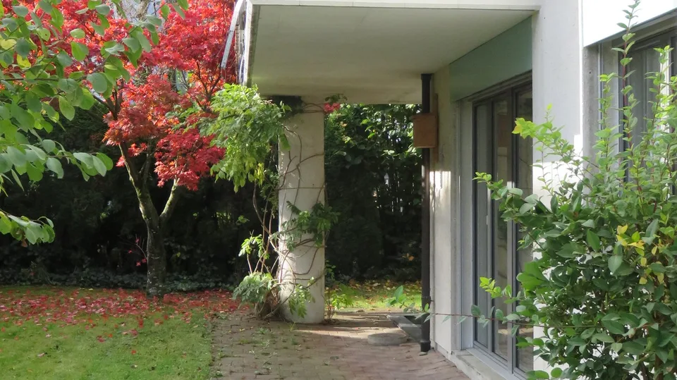 Moderne, lichtdurchflutete Wohlfühloase mit Garten & Cheminée an begehrter Lage in Winterthur