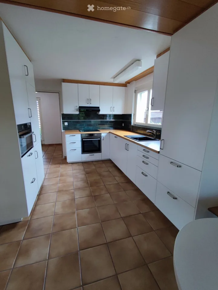 Spacious 3.5-room apartment with terrace in Breitenbach
