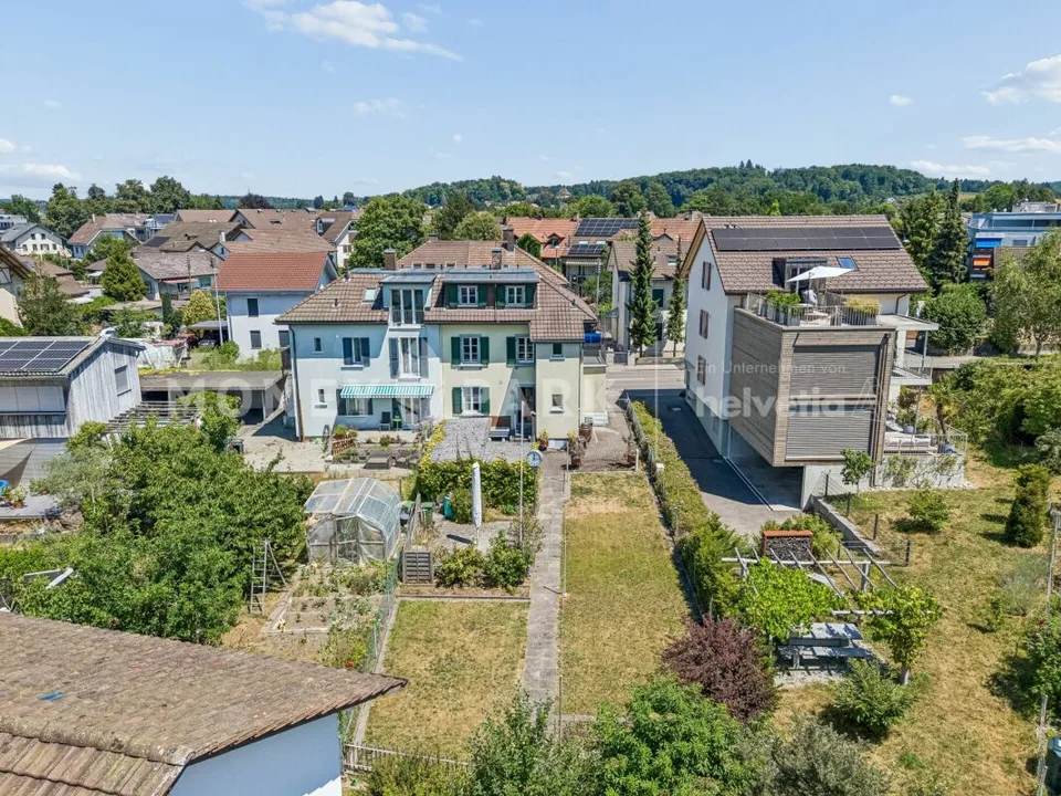 Casa a schiera di 6 locali con molto potenziale