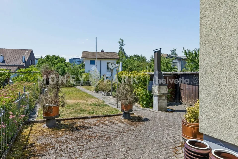 Casa a schiera di 6 locali con molto potenziale