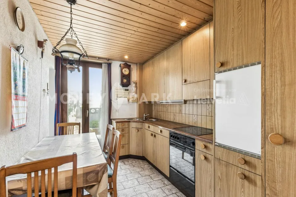 Casa a schiera di 6 locali con molto potenziale