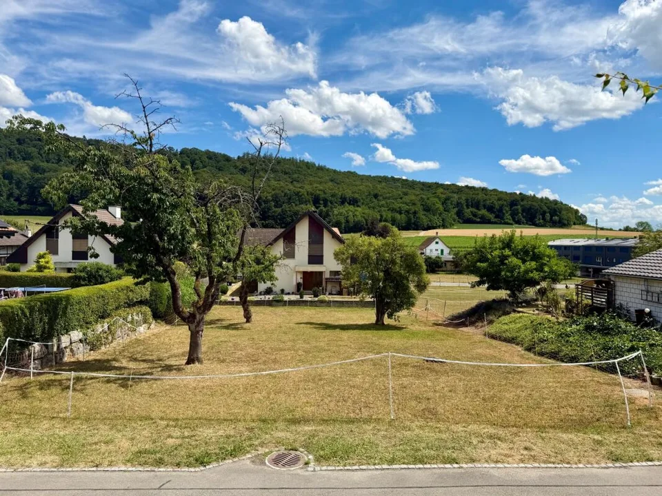 Generous building plot of 615 m2 in Gals BE