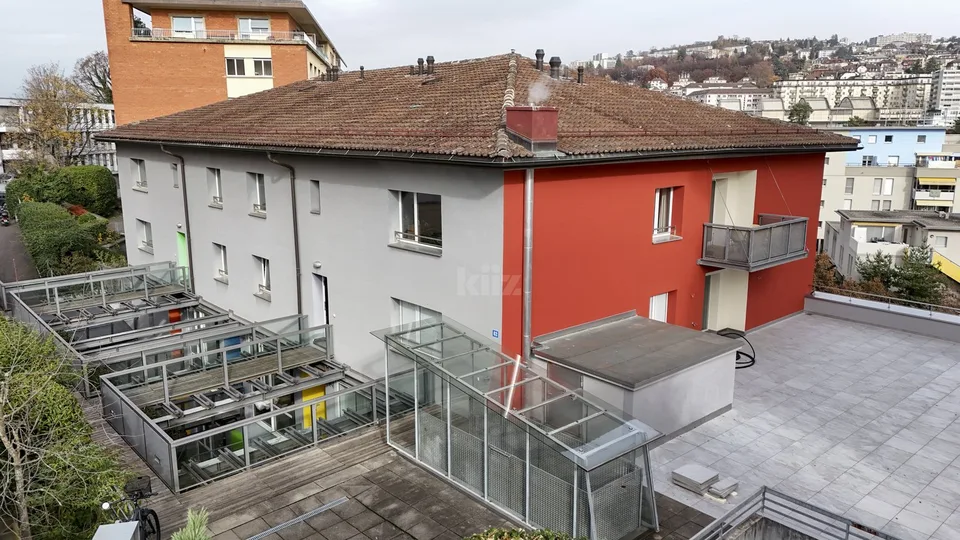 Beautiful crossing apartment with balcony