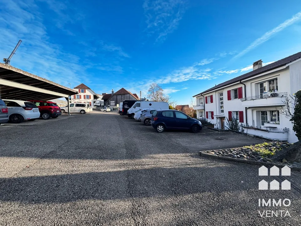Parkplatz zu vermieten in Täuffelen
