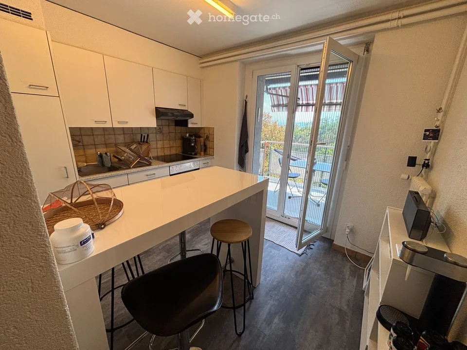 DRINGEND - 2-Zimmer-Wohnung 1. Stock Neuchâtel