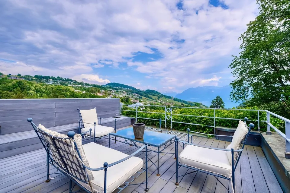 Bellissima Casa a Schiera con Vista Lago in Zona Tranquilla
