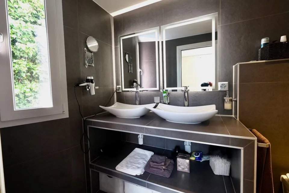 Bellissima Casa a Schiera con Vista Lago in Zona Tranquilla
