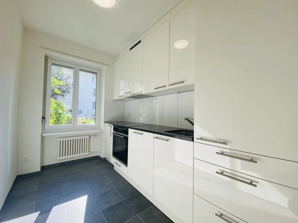 Zweitbezug 2.5-Zimmer mit Balkon und Keller (1012)