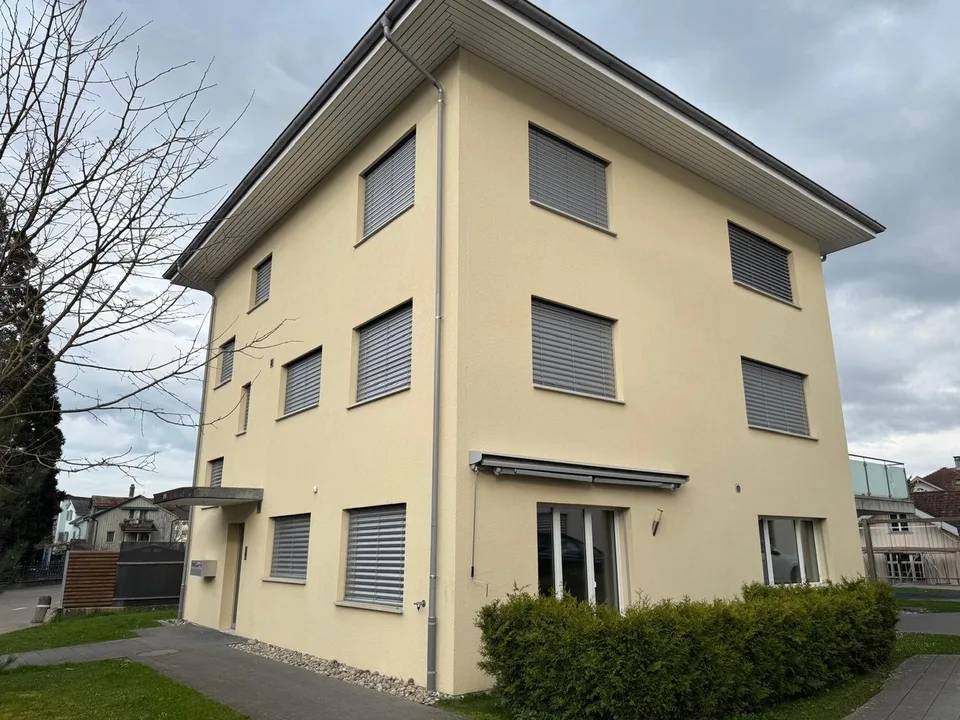 Gemütliche 2-Zimmer-Wohnung mit Balkon in Bazenheid