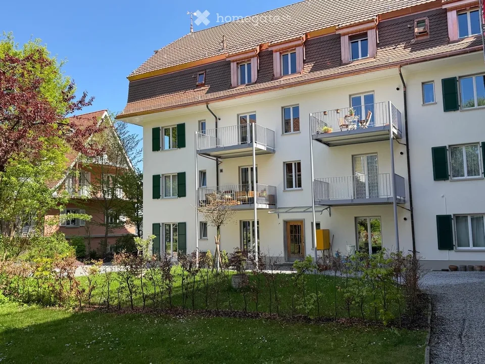 Komplett neu sanierte 4.5 Zimmerwohnung an bester Lage