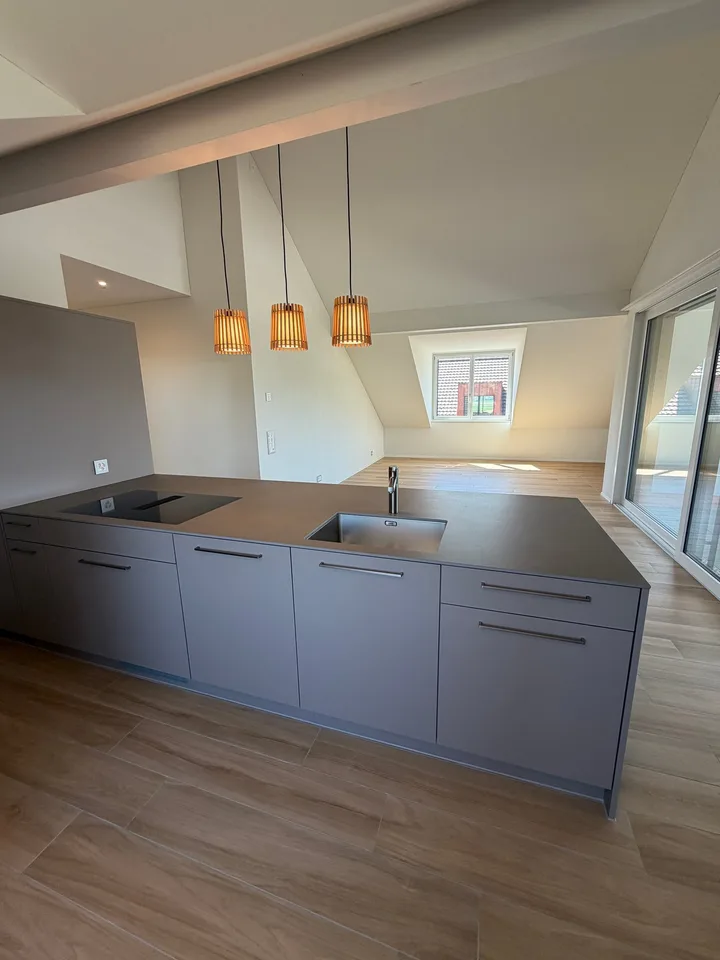 Appartamento esclusivo 3.5 locali in mansarda in un edificio nuovo 103 m² con molta luce & charme