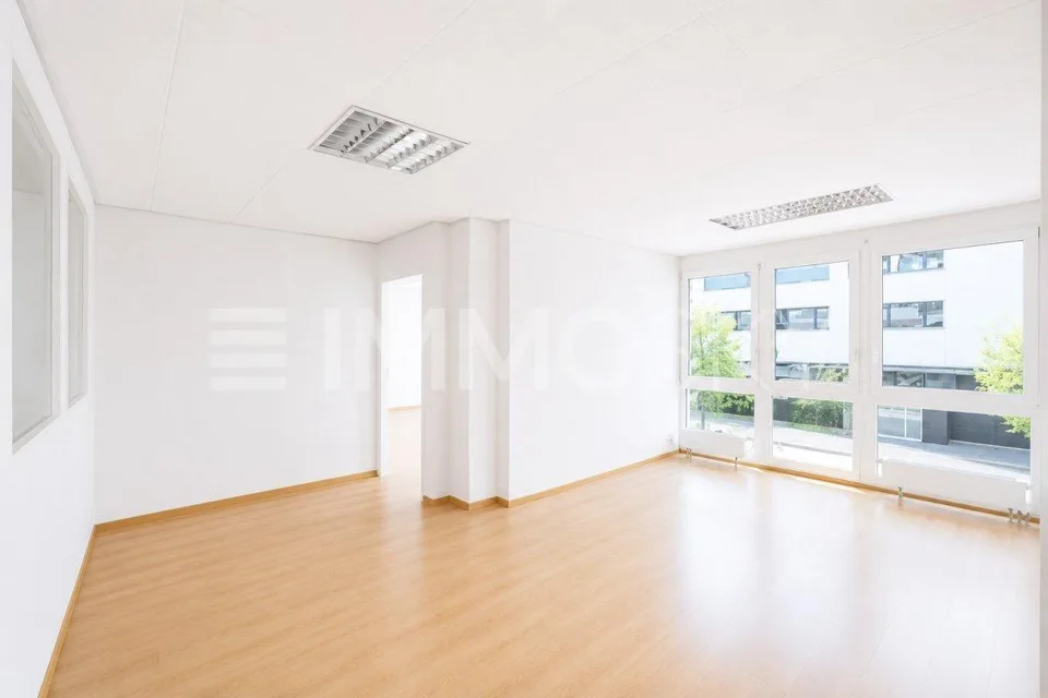 Large commercial property in prime location
