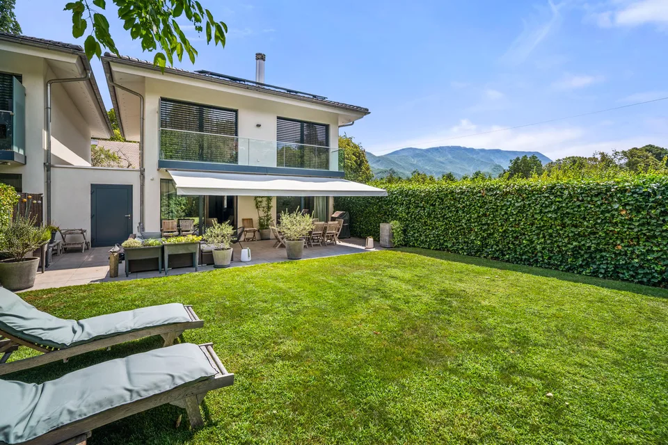 EXCLUSIVITE - CONCHES - Magnifique villa mitoyenne