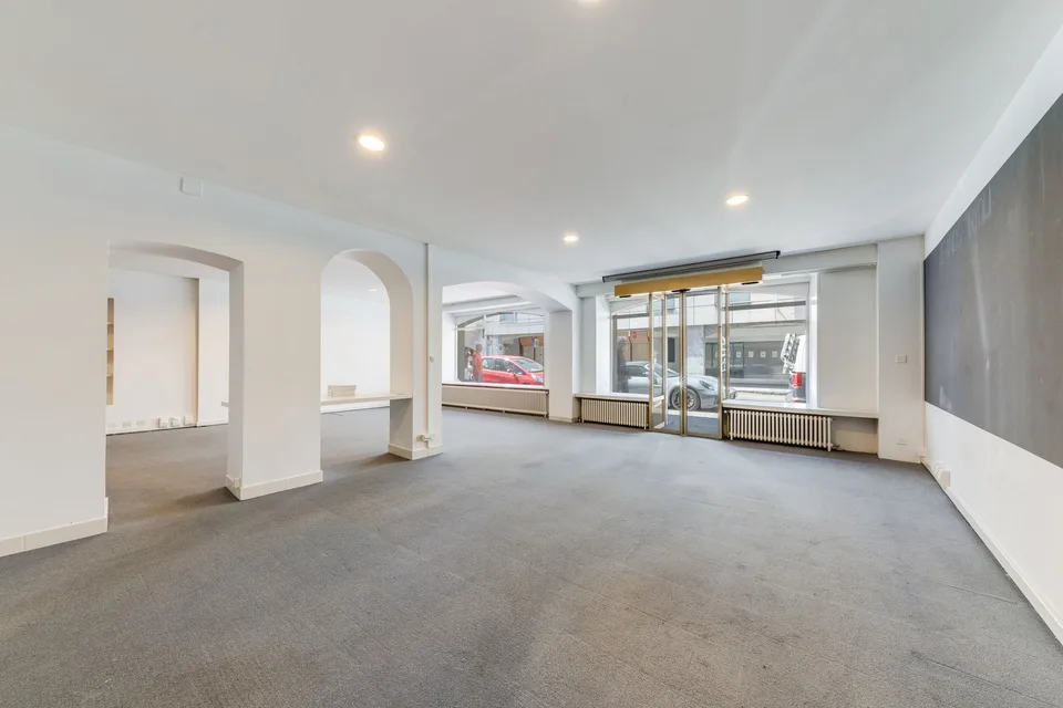 RARE OPPORTUNITY - Rental property in the heart of Vevey - mixed use