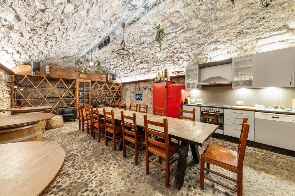 RARE OPPORTUNITY - Rental property in the heart of Vevey - mixed use