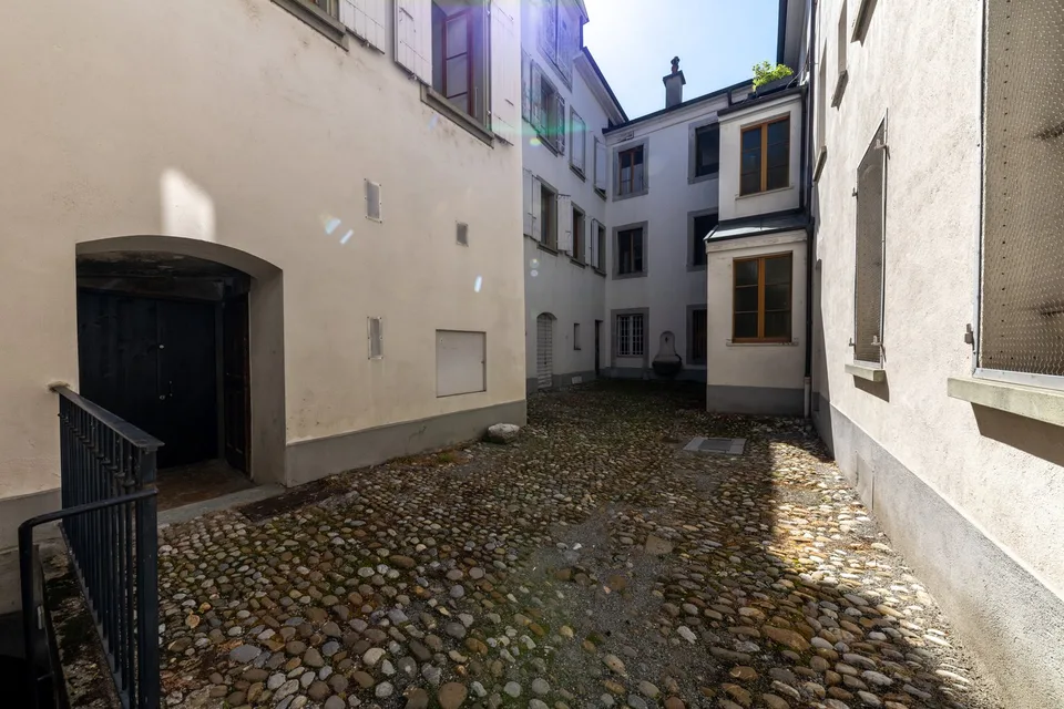 RARE OPPORTUNITY - Rental property in the heart of Vevey - mixed use