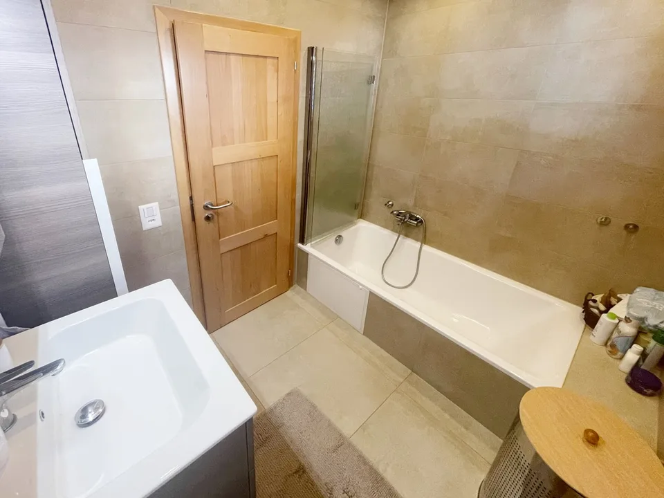 Casa 4,5 completamente ristrutturata con grande giardino e ampio fondo