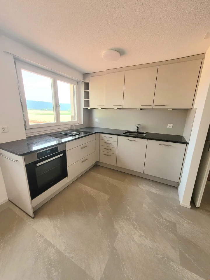Grosse und helle 4.5-Zimmerwohnung mit Dachterrasse
