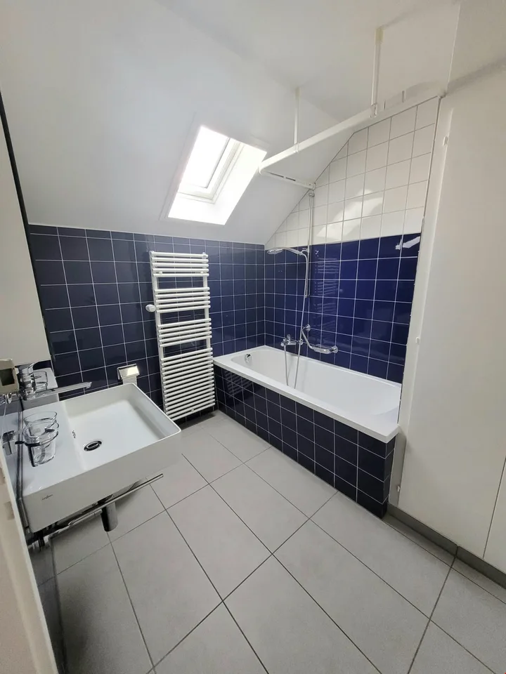 Grosse und helle 4.5-Zimmerwohnung mit Dachterrasse