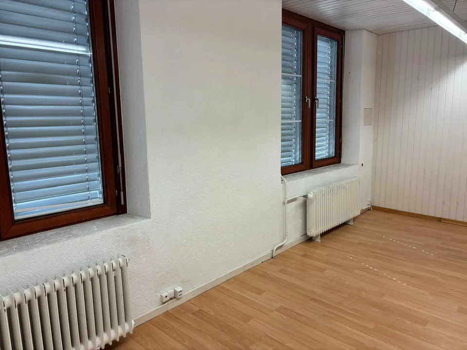 Bright office on the 1st floor in Schönenberg an der Thur for rent