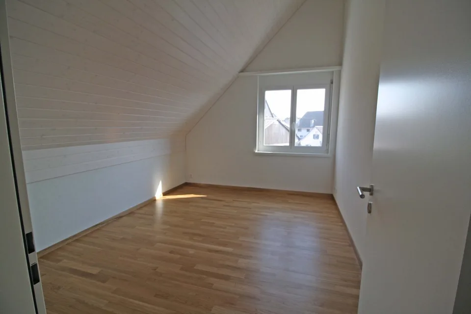 Appartement mansardé unique de 3 ½ pièces à Adlikon b. Regensdorf